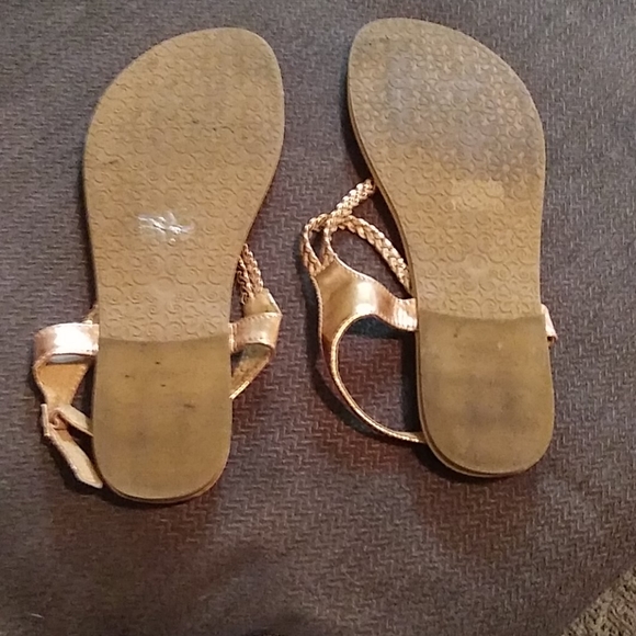 Gold sandals - Picture 3 of 3